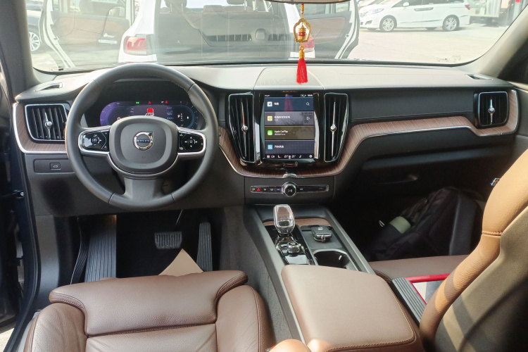沃尔沃XC60 2023款 B5 四驱智远豪华版中控内饰12