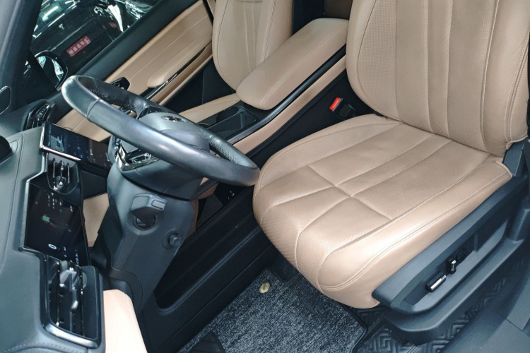 蔚来ES8 2020款 580KM 签名版 六座版中控内饰19