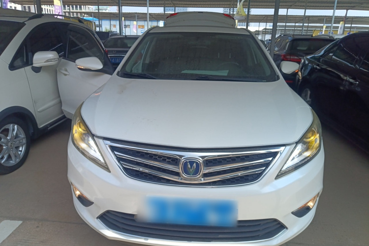 长安 逸动 2016款 1.6L 手动风尚型车身外观2