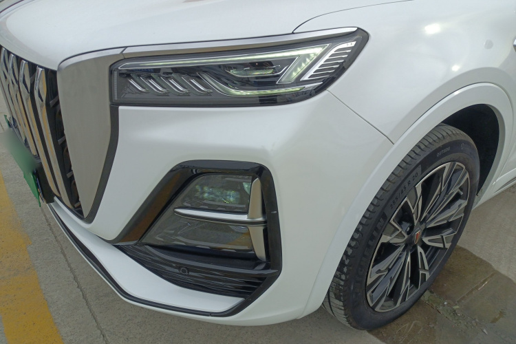 红旗HS5 2023款 2.0T 四驱旗享Pro版局部细节36