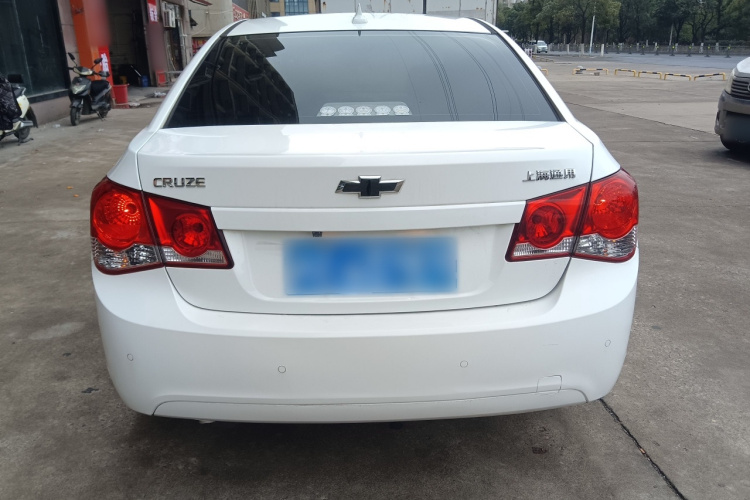 雪佛兰 科鲁兹 2013款 1.8L SE AT车身外观6