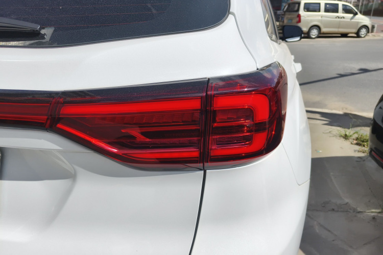 长安CS75 2023款 畅享版 1.5T DCT豪华版车身外观6006