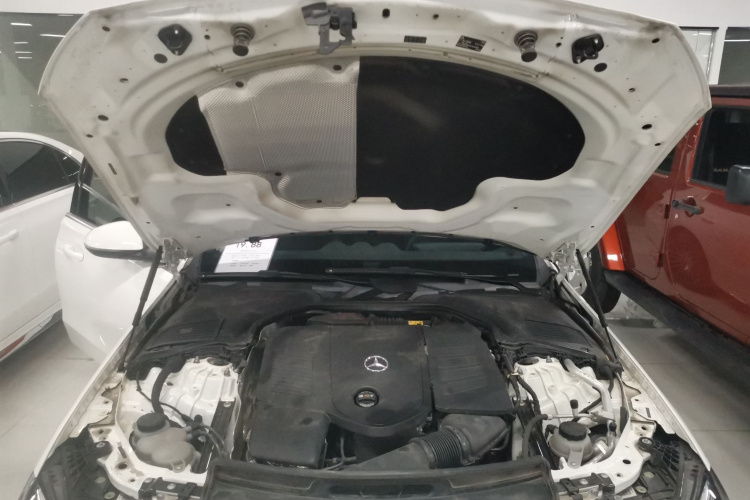 奔驰C级 2023款 改款 C 200 L 运动版机舱底盘24