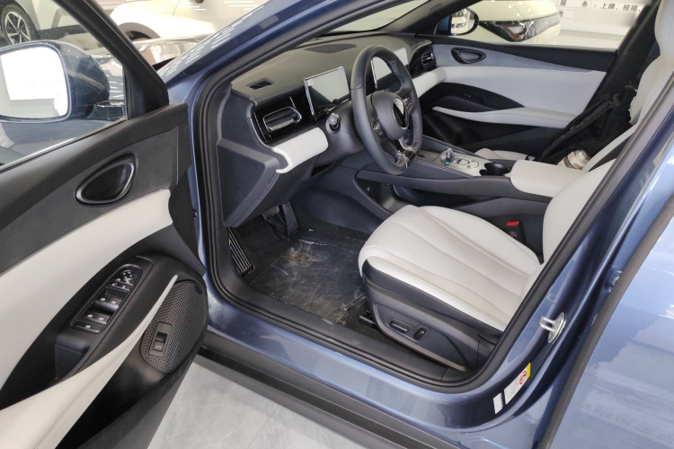 比亚迪 海豹06新能源 2024款 DM-i 120KM尊荣型中控内饰20