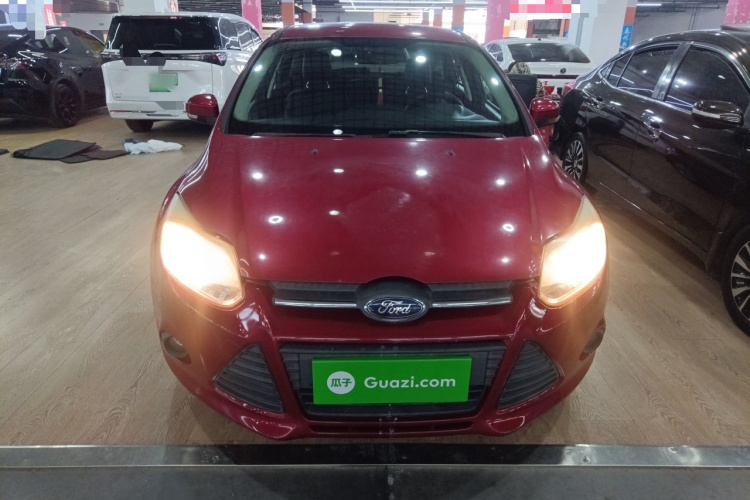 福特 福克斯 2012款 两厢 1.6L 自动舒适型车身外观2