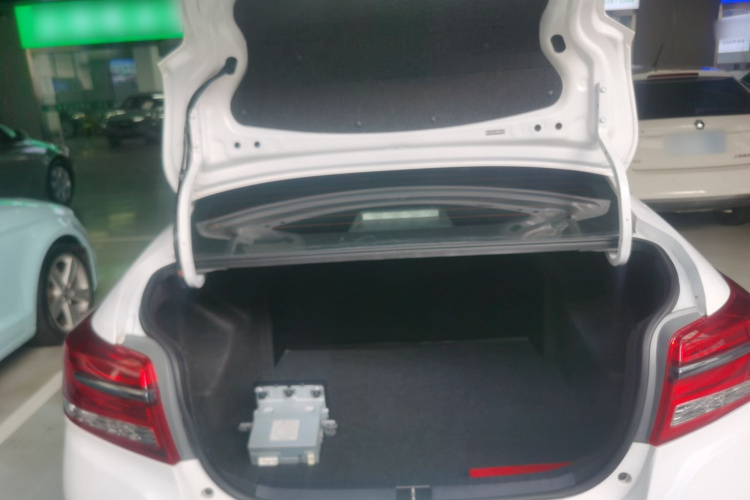 丰田 YARiS L 致享 2020款 1.5L CVT豪华版机舱底盘23