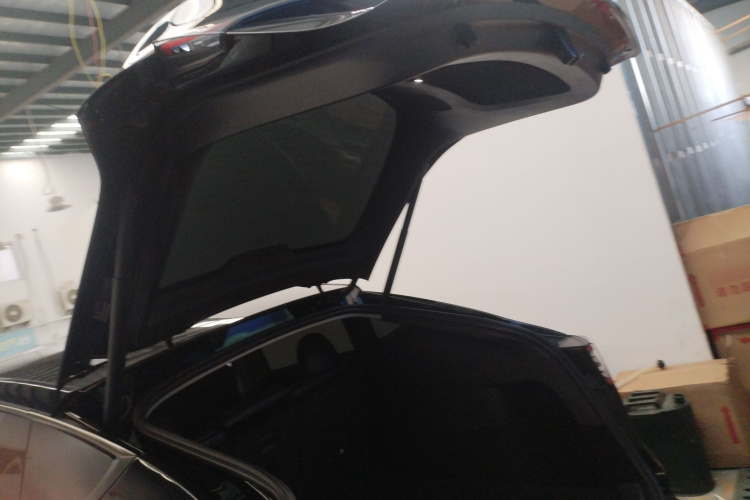 特斯拉 Model Y 2022款 改款 后轮驱动版机舱底盘23