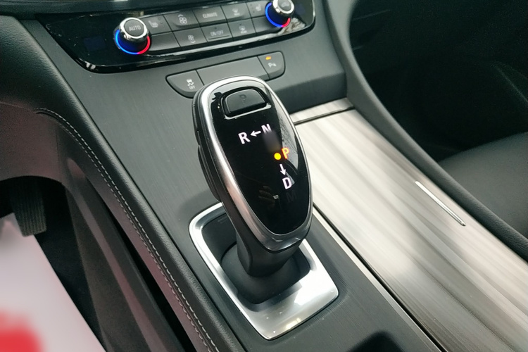 别克 君越 2022款 552T 豪华型局部细节18