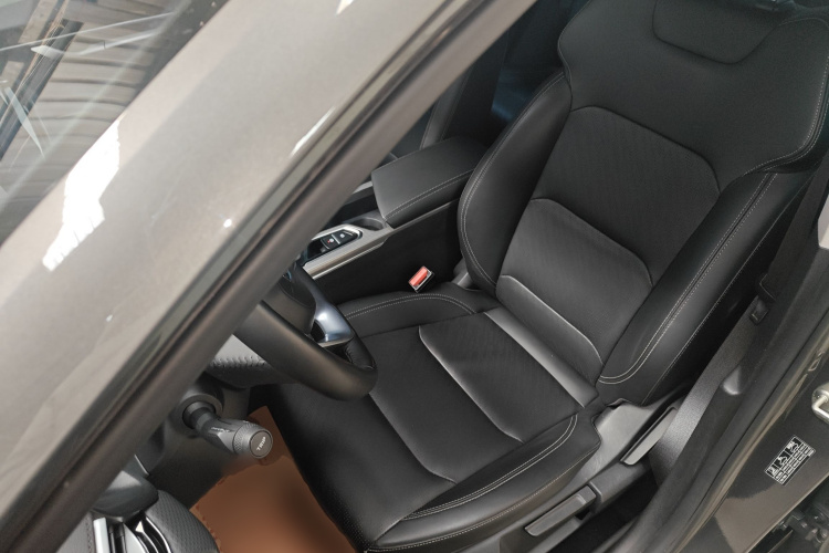 吉利汽车 帝豪 2023款 第4代冠军版 1.5L CVT豪华型中控内饰19