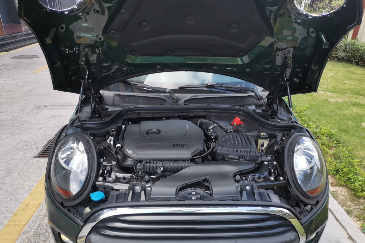 MINI 2018款 1.5T ONE PLUS机舱底盘24