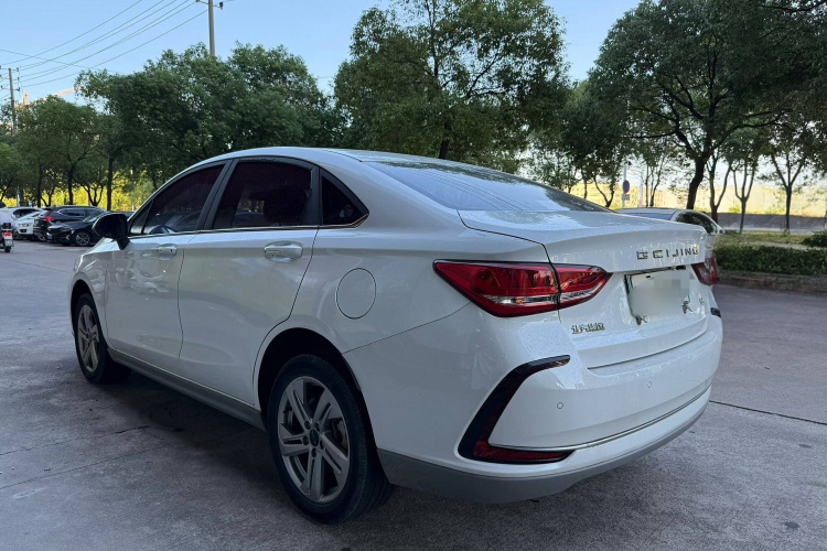 北京汽车 北京EU5 2022款 网约出行版车身外观6006