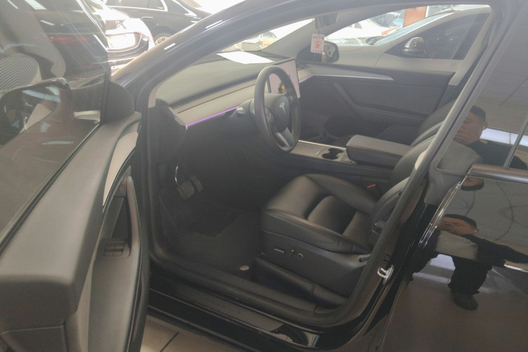 特斯拉 Model Y 2023款 后轮驱动版中控内饰20