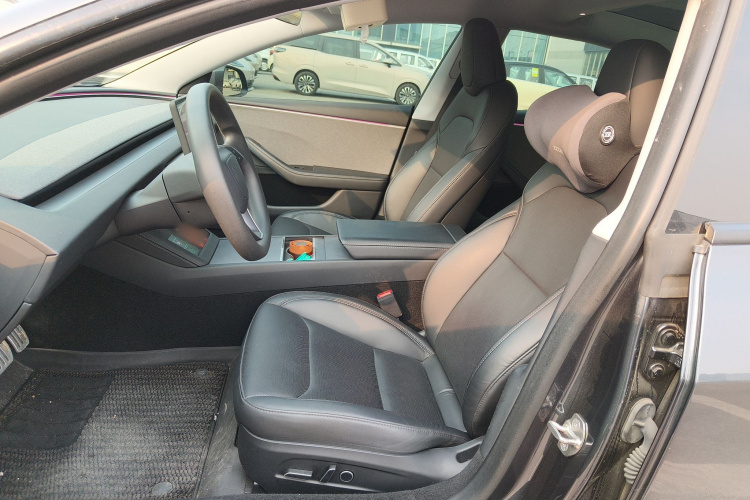 特斯拉 Model 3 2023款 后轮驱动版中控内饰19