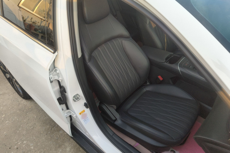 长安 逸动 2025款 蓝鲸 1.5T 500Bar旗舰型局部细节41