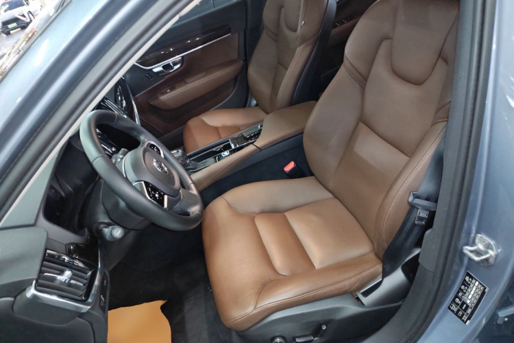 沃尔沃S90 2017款 T4 智远版中控内饰19