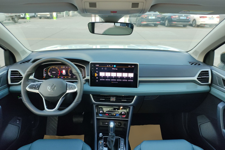 大众 途岳 2024款 300TSI 两驱月尊版中控内饰12