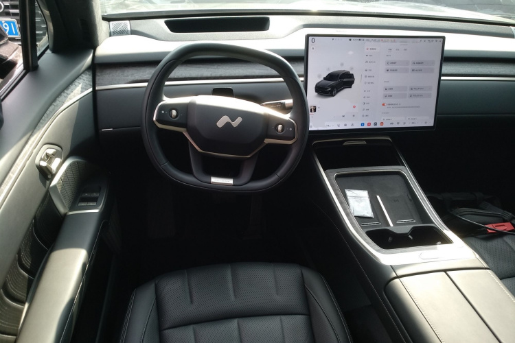 乐道L90 2025款 Ultra 六座版中控内饰13