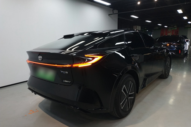 丰田bZ5 2025款 550 JOY车身外观6005