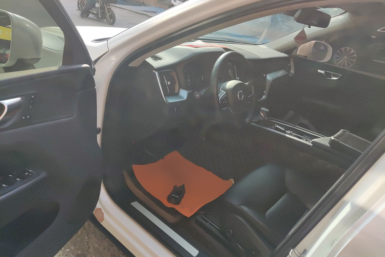 沃尔沃XC60 2020款 T5 四驱智逸豪华版中控内饰7003