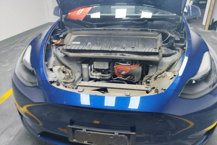 特斯拉 Model Y 2021款 标准续航后驱版机舱底盘24