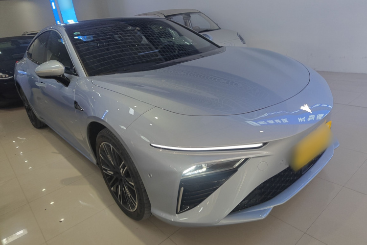 哪吒汽车 哪吒S 2024款 增程 1060版车身外观3