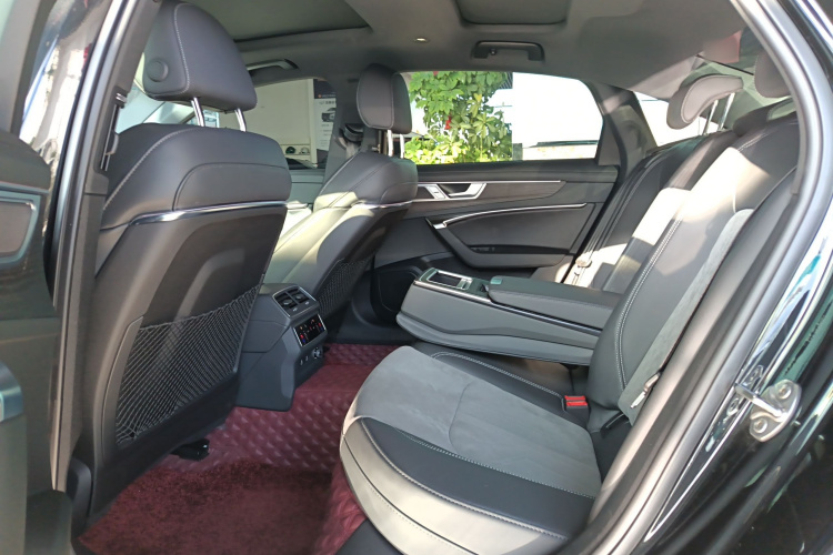 奥迪A6L 2024款 45 TFSI quattro 臻选动感型中控内饰21