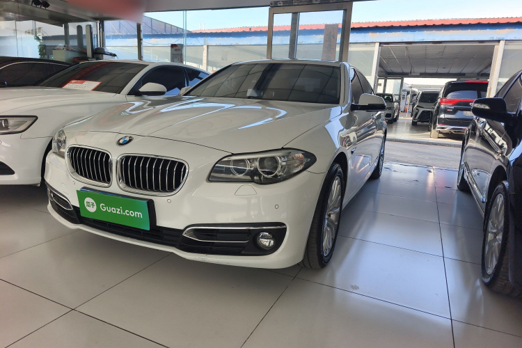 宝马5系 2014款 525Li 豪华设计套装车身外观1