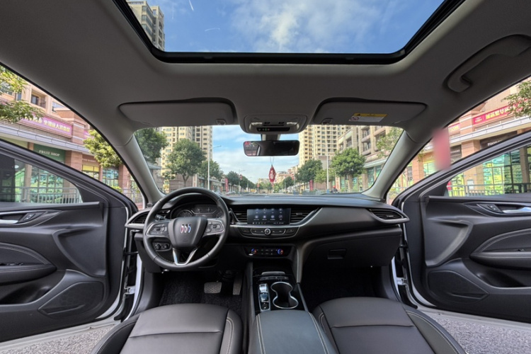 别克 君威 2024款 25T 超享版中控内饰7002