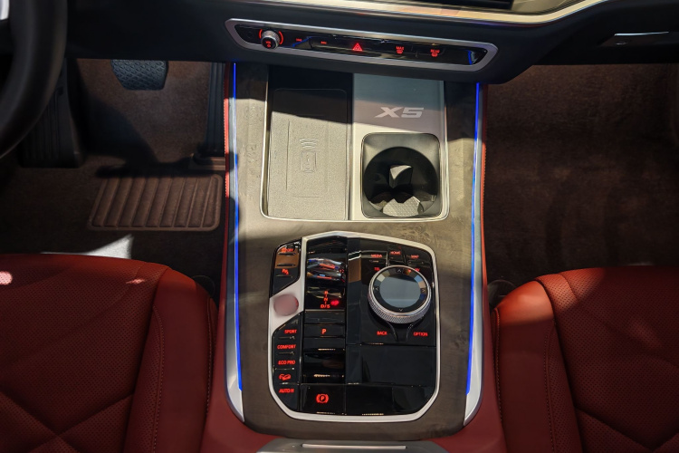 宝马X5 2023款 xDrive 30Li 尊享型M运动曜夜套装局部细节18