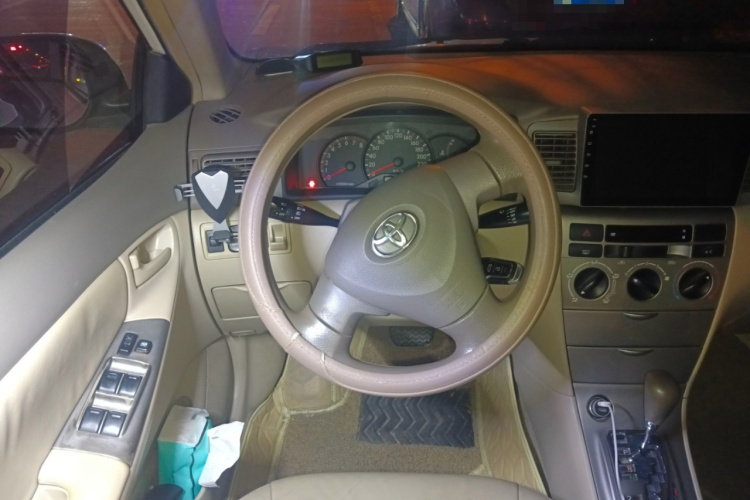 丰田 花冠 2011款 1.6L 自动豪华版中控内饰13