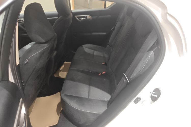 雷克萨斯CT 2017款 CT200h 精英版 单色 国VI中控内饰21