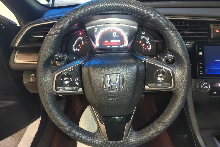 本田 思域 2021款 HATCHBACK 220TURBO CVT潮酷控中控内饰13