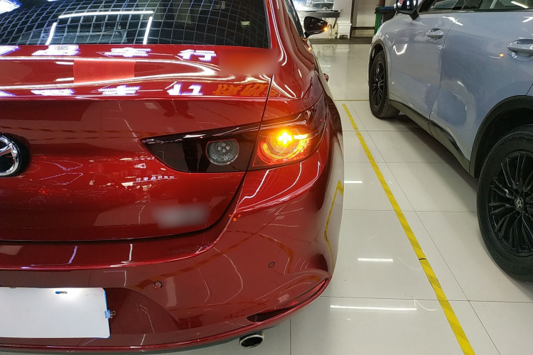 马自达3 昂克赛拉 2022款 2.0L 自动质雅黑曜版车身外观9