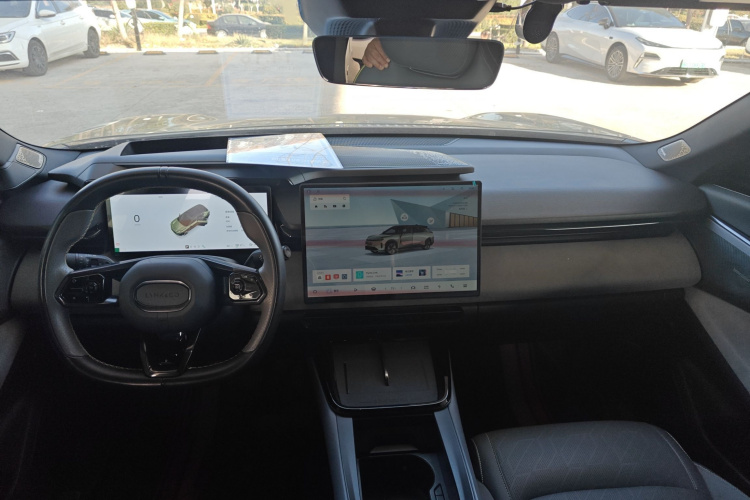 领克08 EM-P 2023款 220km 四驱性能Halo中控内饰7003