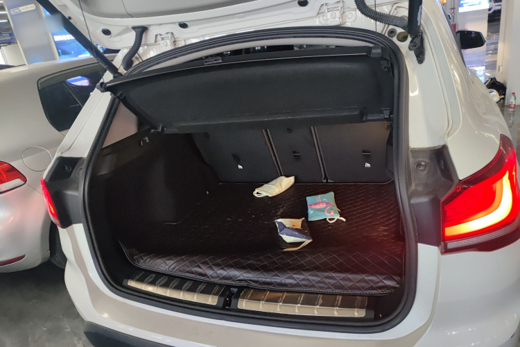 宝马X1 2020款 xDrive25Li 尊享型机舱底盘23