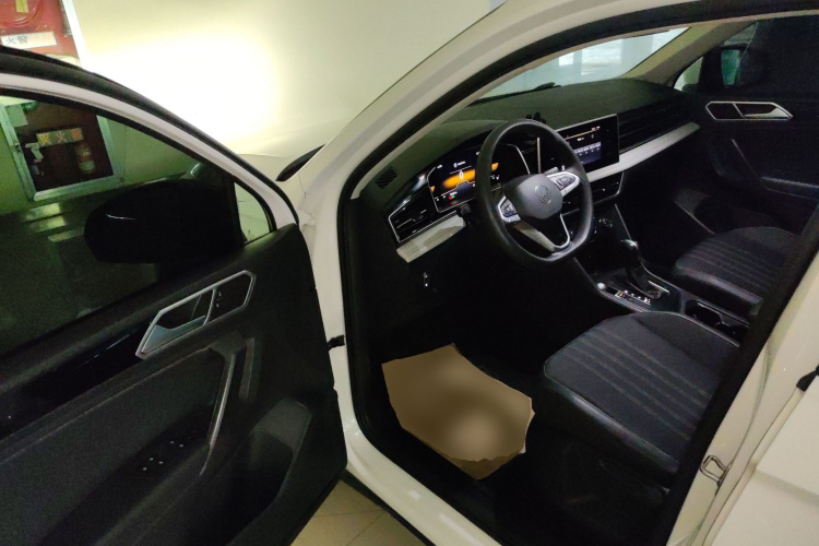 大众 途观L 2022款 330TSI 自动两驱舒享版中控内饰20