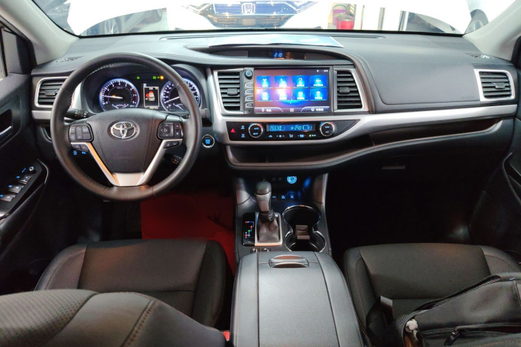 丰田 汉兰达 2018款 2.0T 四驱豪华版 7座 国VI中控内饰12