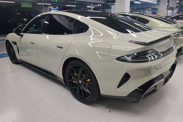 小米汽车 小米SU7 2024款 四驱超长续航高阶智驾Max版车身外观4