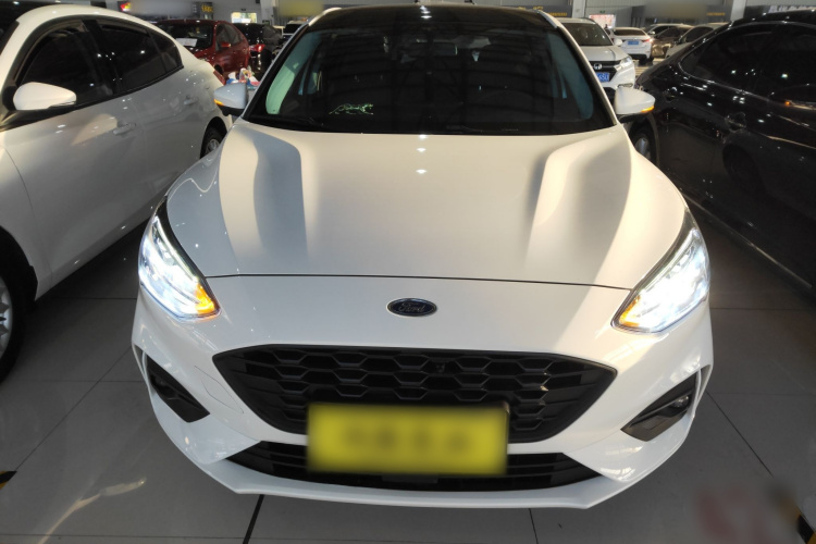 福特 福克斯 2021款 两厢 EcoBoost 180 自动锋潮型车身外观2