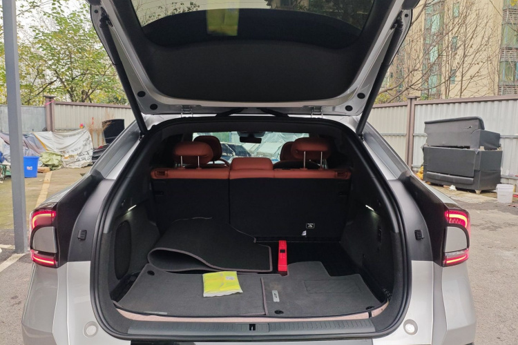 小鹏G7 2025款 702 超长续航 Max机舱底盘23