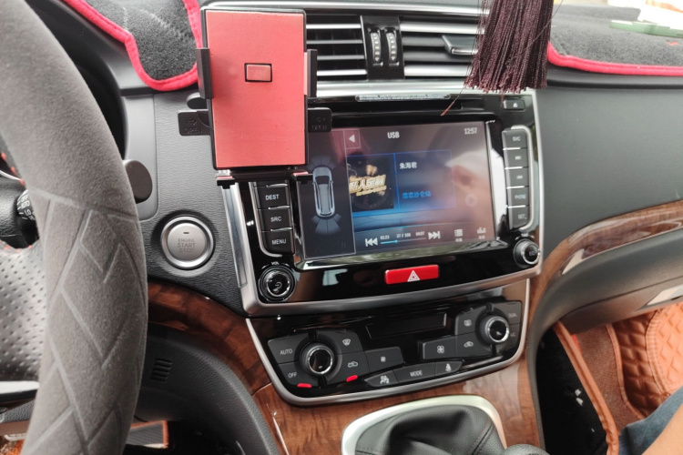 哈弗H6 2015款 改款 运动版 1.5T 手动两驱精英型局部细节16