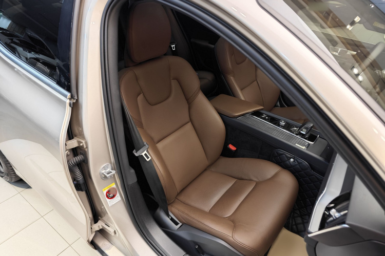 沃尔沃S60 2024款 B4 智逸豪华版中控内饰7015