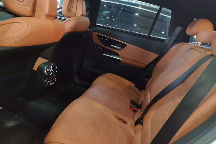 奔驰GLC 2023款 GLC 260 L 4MATIC 动感型 7座中控内饰21