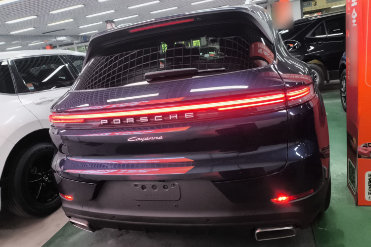 保时捷 2024款 Cayenne 3.0T车身外观6