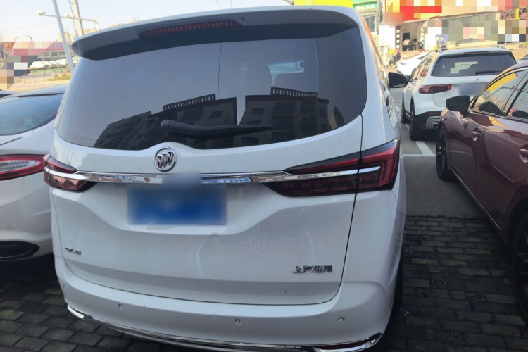 别克GL8 2023款 陆上公务舱 舒适型车身外观6