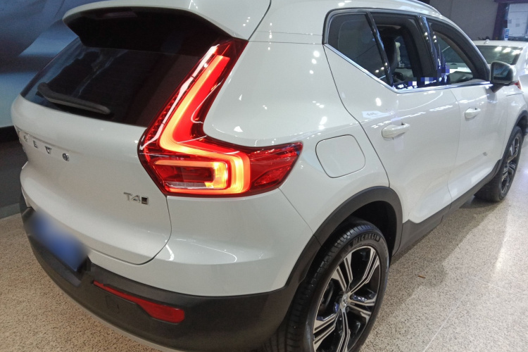沃尔沃XC40 2022款 T4 四驱智远豪华版车身外观7
