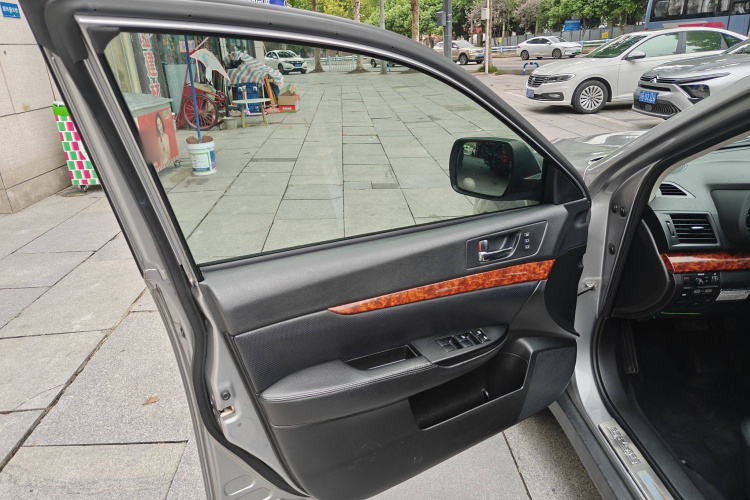 斯巴鲁 傲虎 2010款 2.5i豪华版局部细节18