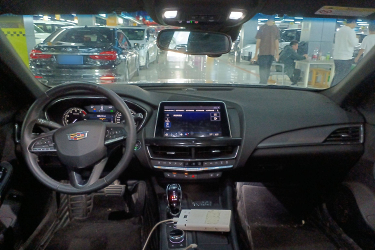 凯迪拉克CT5 2022款 28T 豪华型（标准版）中控内饰7002