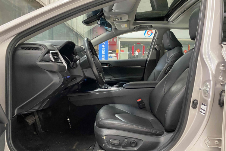 丰田 凯美瑞 2021款 2.0G 豪华版中控内饰7004