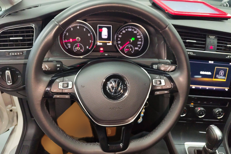 大众 高尔夫(进口) 2019款 1.8TSI 旅行版局部细节13